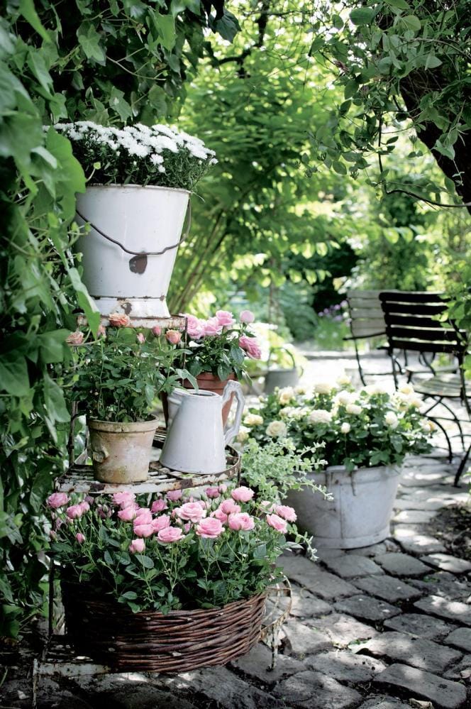 50+ Charming Cottage Style Garden Ideas and Designs For Landscaping